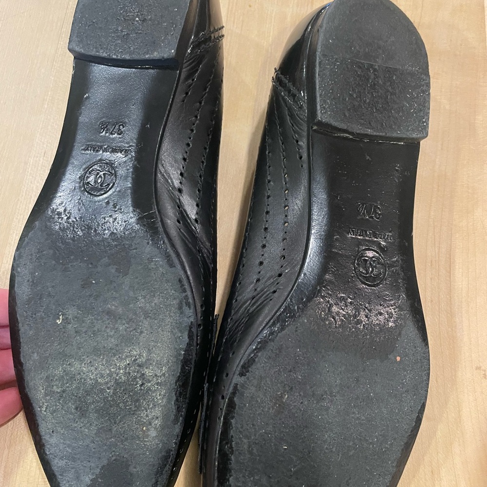 CHANEL Women's Perforated Black Flats - Picture 5 of 5